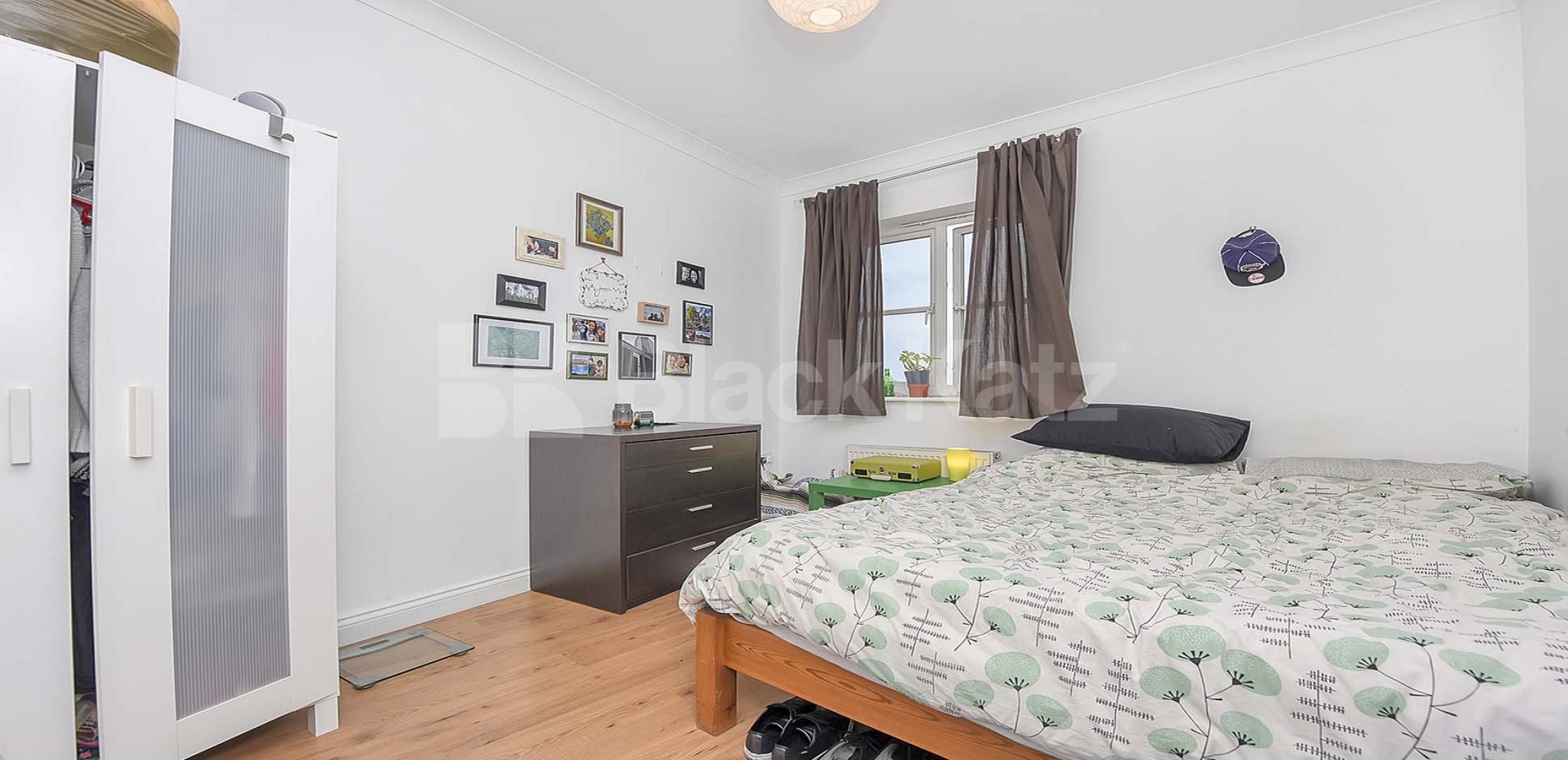 			LET , 2 Bedroom, 1 bath, 1 reception Apartment			 Hunter Court, Herbert Mews, Brixton 
